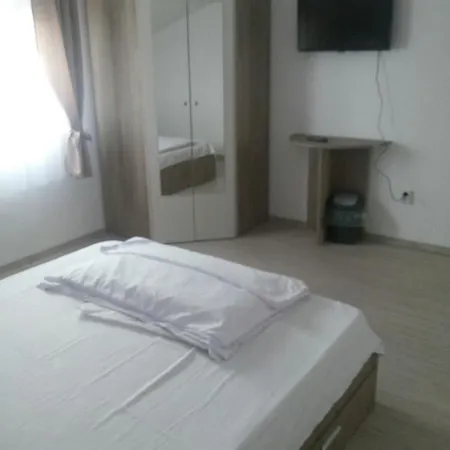 Casa Diana Homestay *
